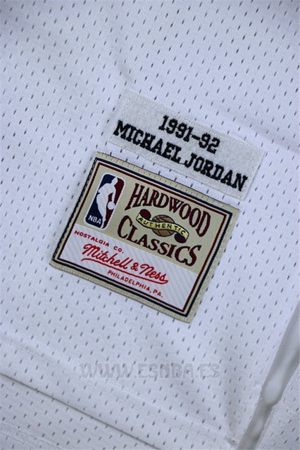 Camiseta Chicago Bulls Michael Jordan #23 Retro 1998 Blanco